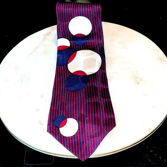 RHYNECLIFFE MENS NECK TIE SILK MADE IN USA VINTAGE WINE BLUE CREAM JACARD